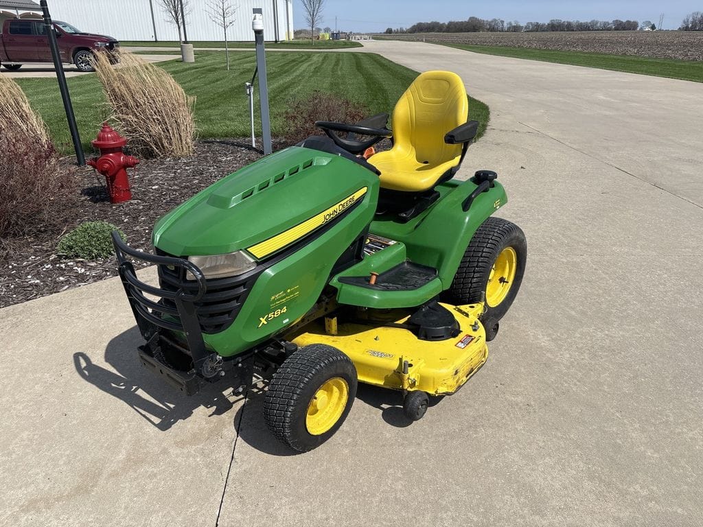Main image John Deere X584