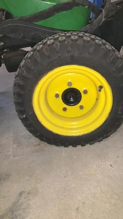 Image of John Deere X585 equipment image 4