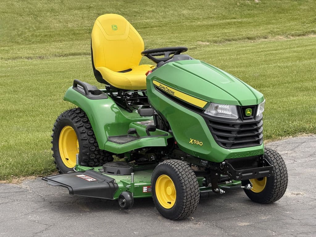 Image of John Deere X590 Image 0