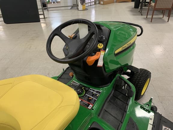 Image of John Deere X590 equipment image 4