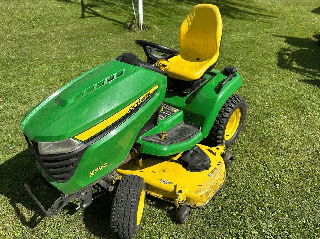 Image of John Deere X590 Image 0