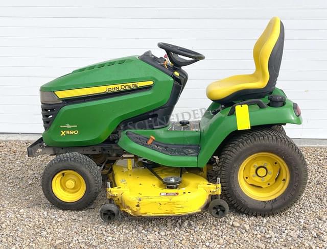 Image of John Deere X590 equipment image 3