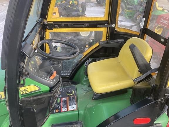 Image of John Deere X700 equipment image 1