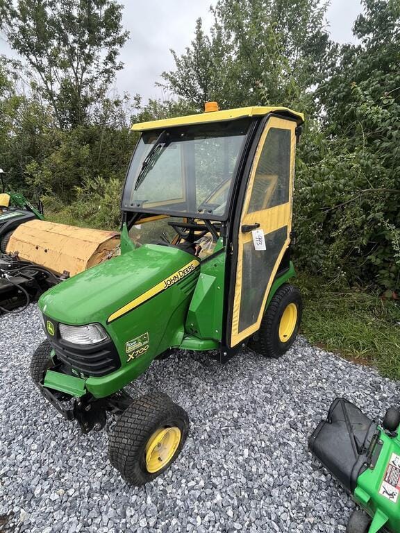 Main image John Deere X700