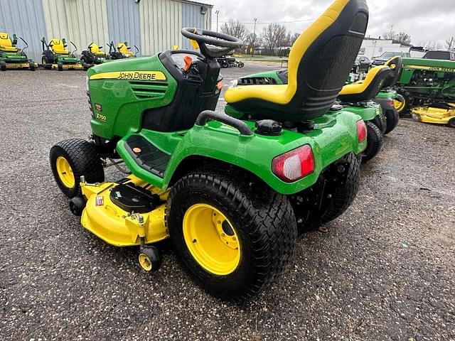 Image of John Deere X700 equipment image 1