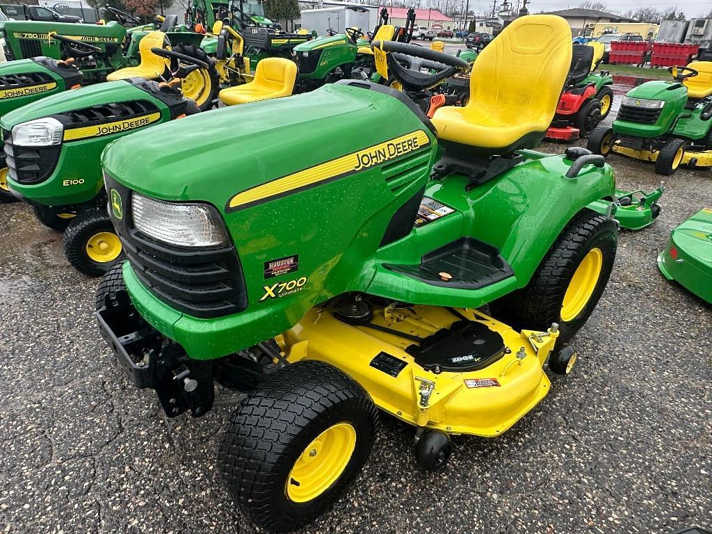 Image of John Deere X700 Primary image