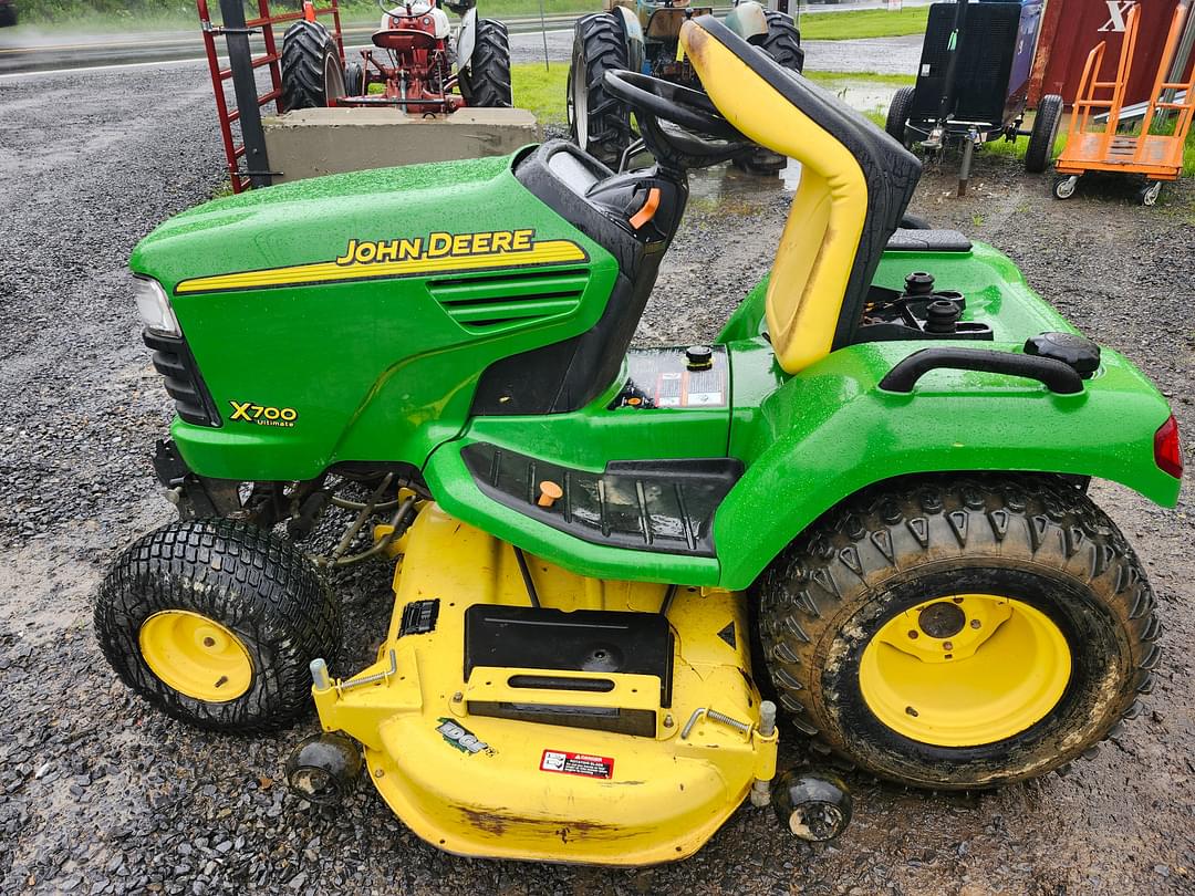 Image of John Deere X700 Primary image