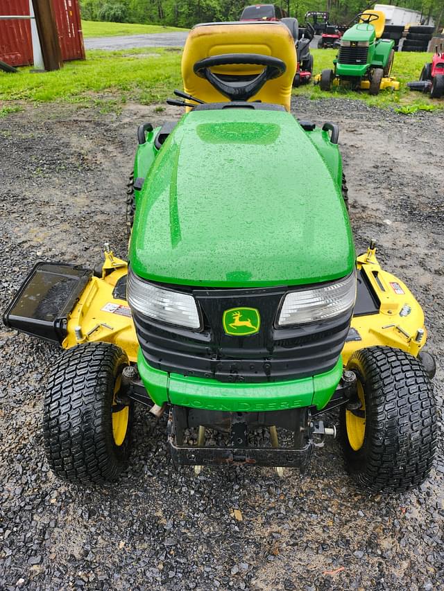 Image of John Deere X700 equipment image 1