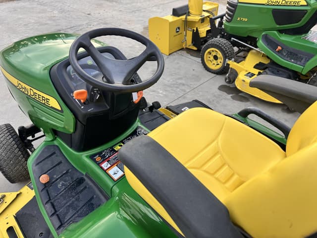 Image of John Deere X720 equipment image 4