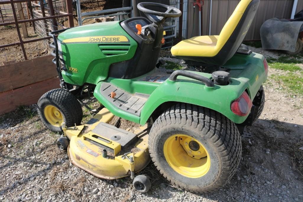 Main image John Deere X720