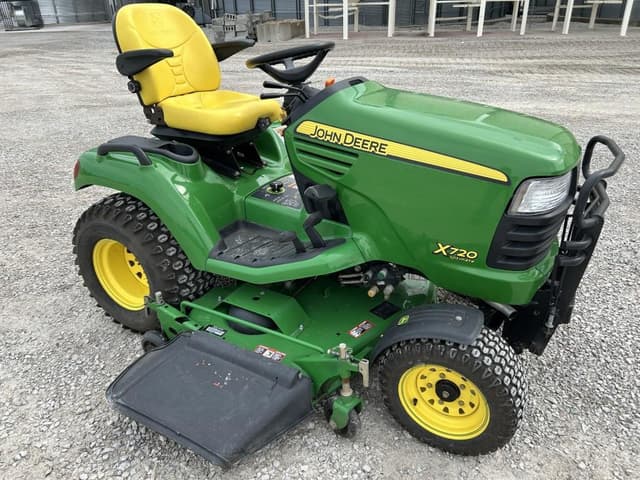 Image of John Deere X720 equipment image 1