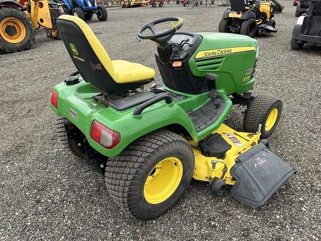Image of John Deere X720 equipment image 2