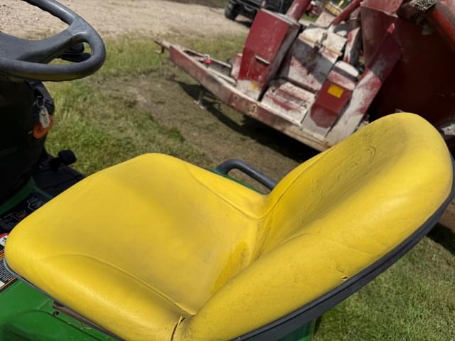 Image of John Deere X720 equipment image 4