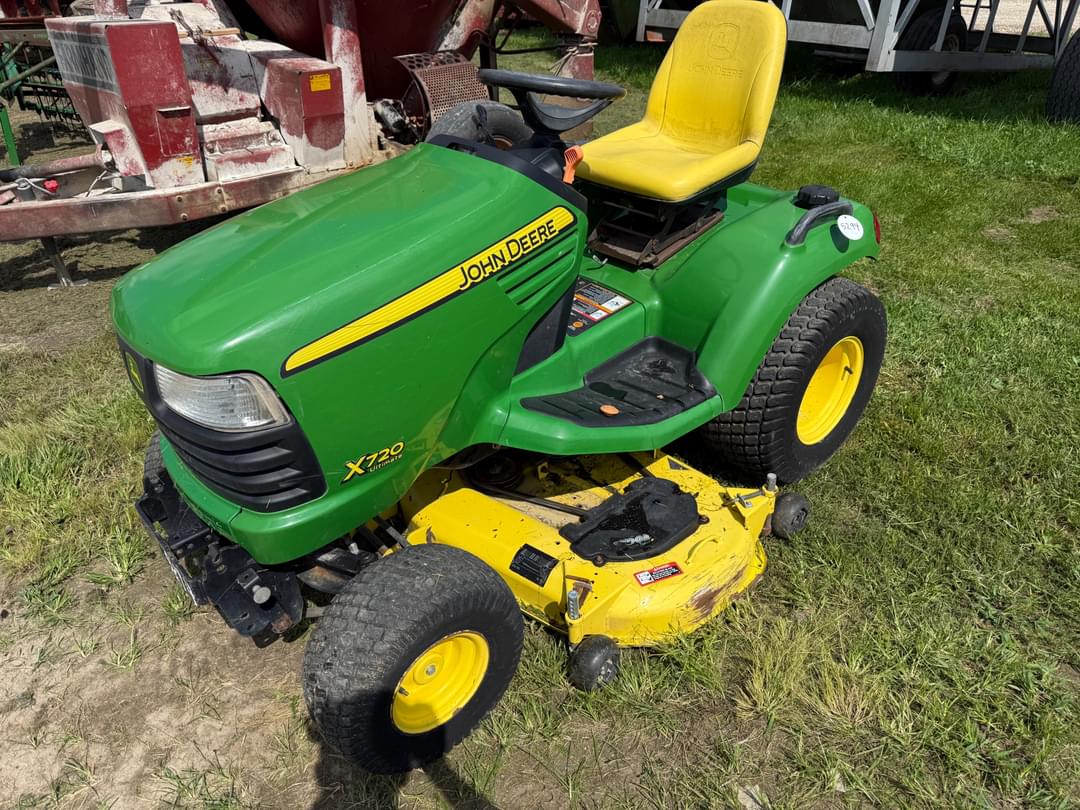 Image of John Deere X720 Primary image