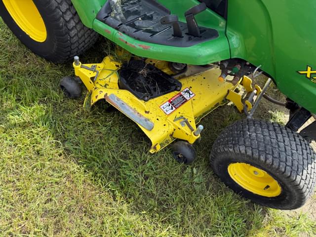 Image of John Deere X720 equipment image 2