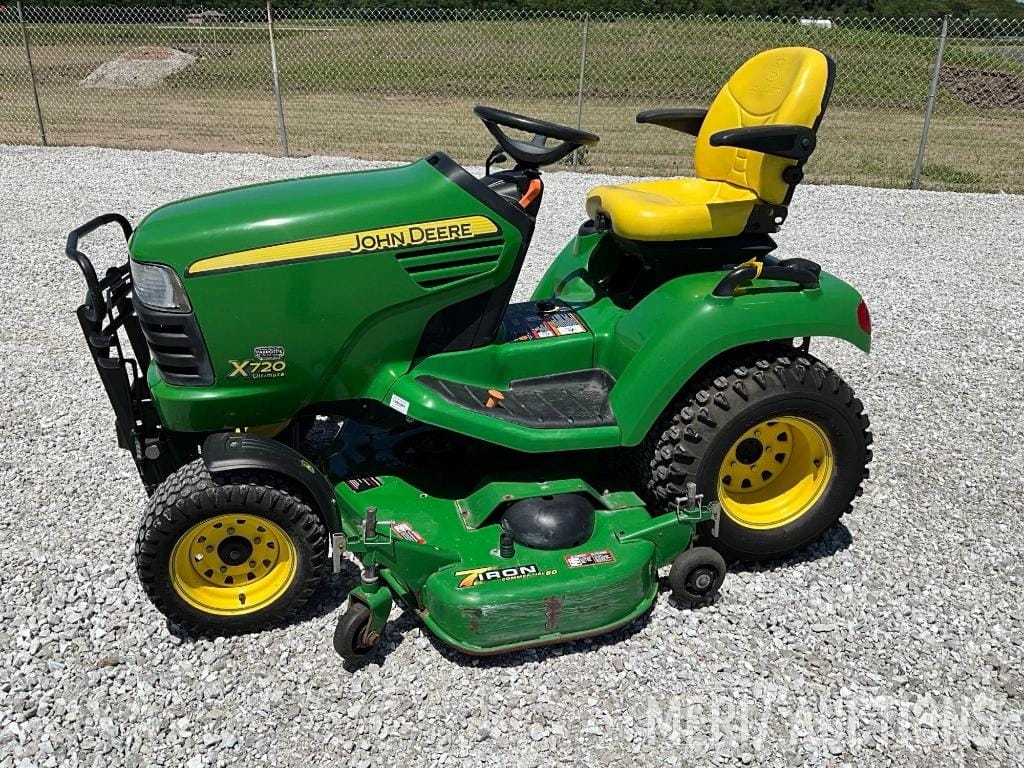 Main image John Deere X720