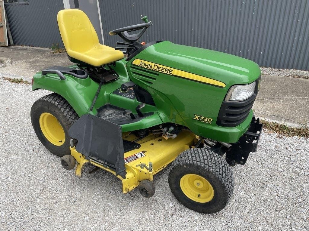Main image John Deere X720