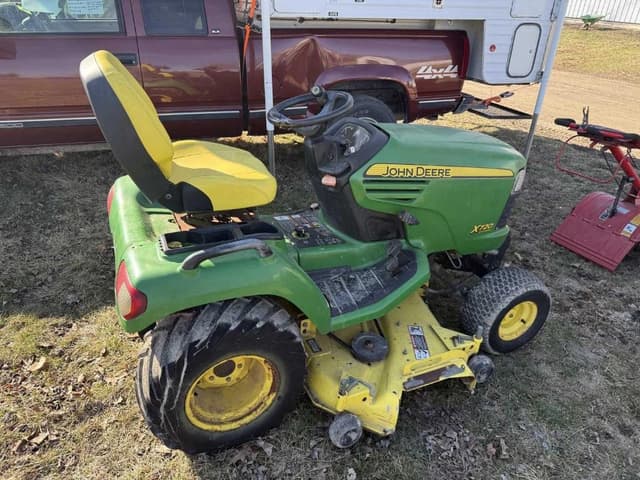 Image of John Deere X720 equipment image 4