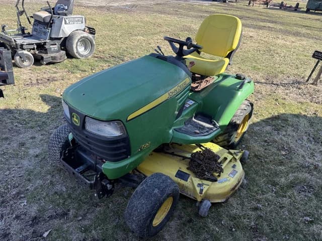 Image of John Deere X720 equipment image 1