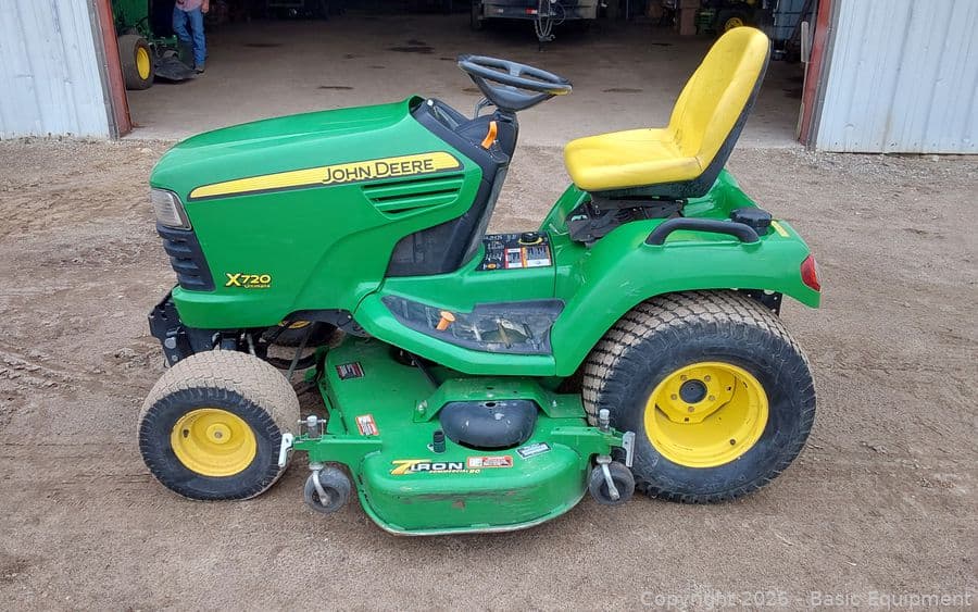 Image of John Deere X720 Primary image