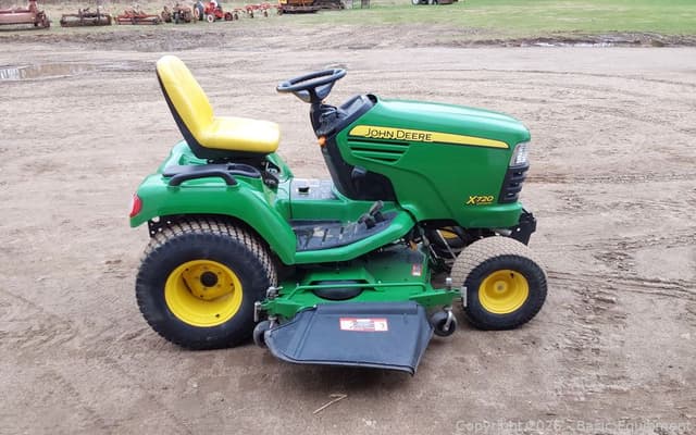 Image of John Deere X720 equipment image 4