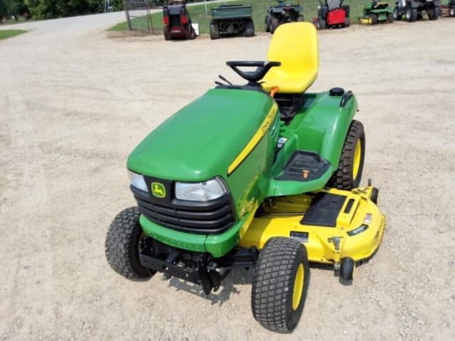 Image of John Deere X720 equipment image 2