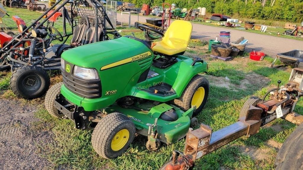 Main image John Deere X720