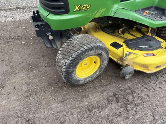 Image of John Deere X720 equipment image 4