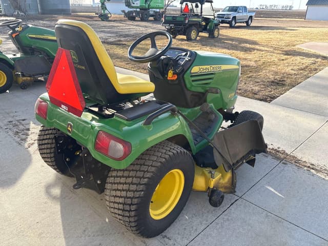 Image of John Deere X720 equipment image 2