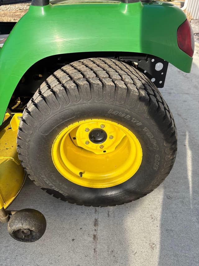 Image of John Deere X720 equipment image 4