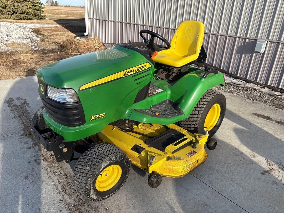 Image of John Deere X720 Primary image