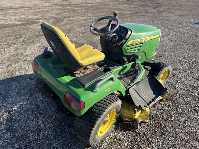 Image of John Deere X724 equipment image 2