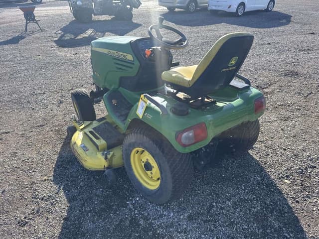 Image of John Deere X724 equipment image 1