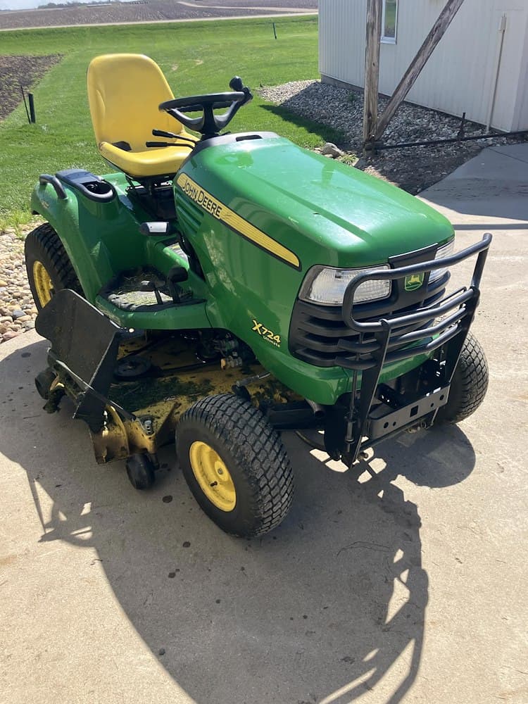 Image of John Deere X724 Image 0