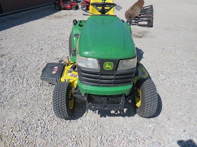 Image of John Deere X724 equipment image 2