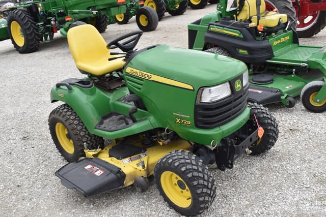 Image of John Deere X729 equipment image 2