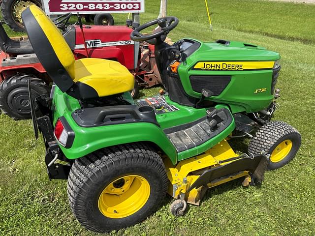 Image of John Deere X730 equipment image 3