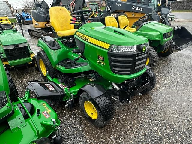 Image of John Deere X730 equipment image 3