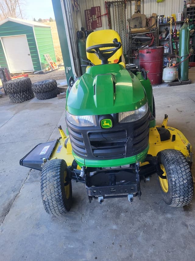 Image of John Deere X734 equipment image 2