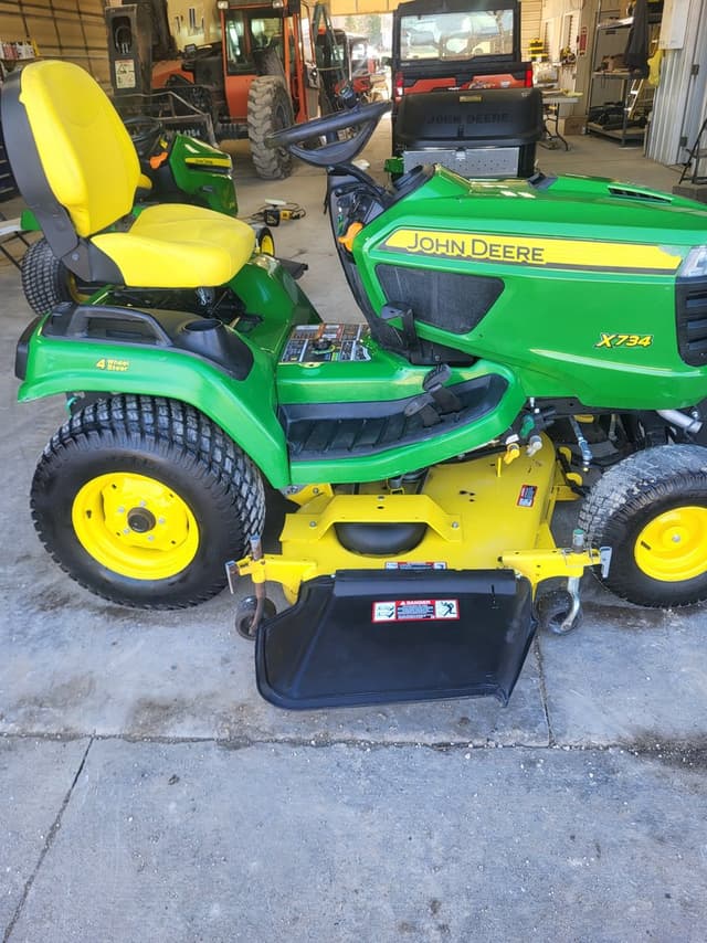Image of John Deere X734 equipment image 1