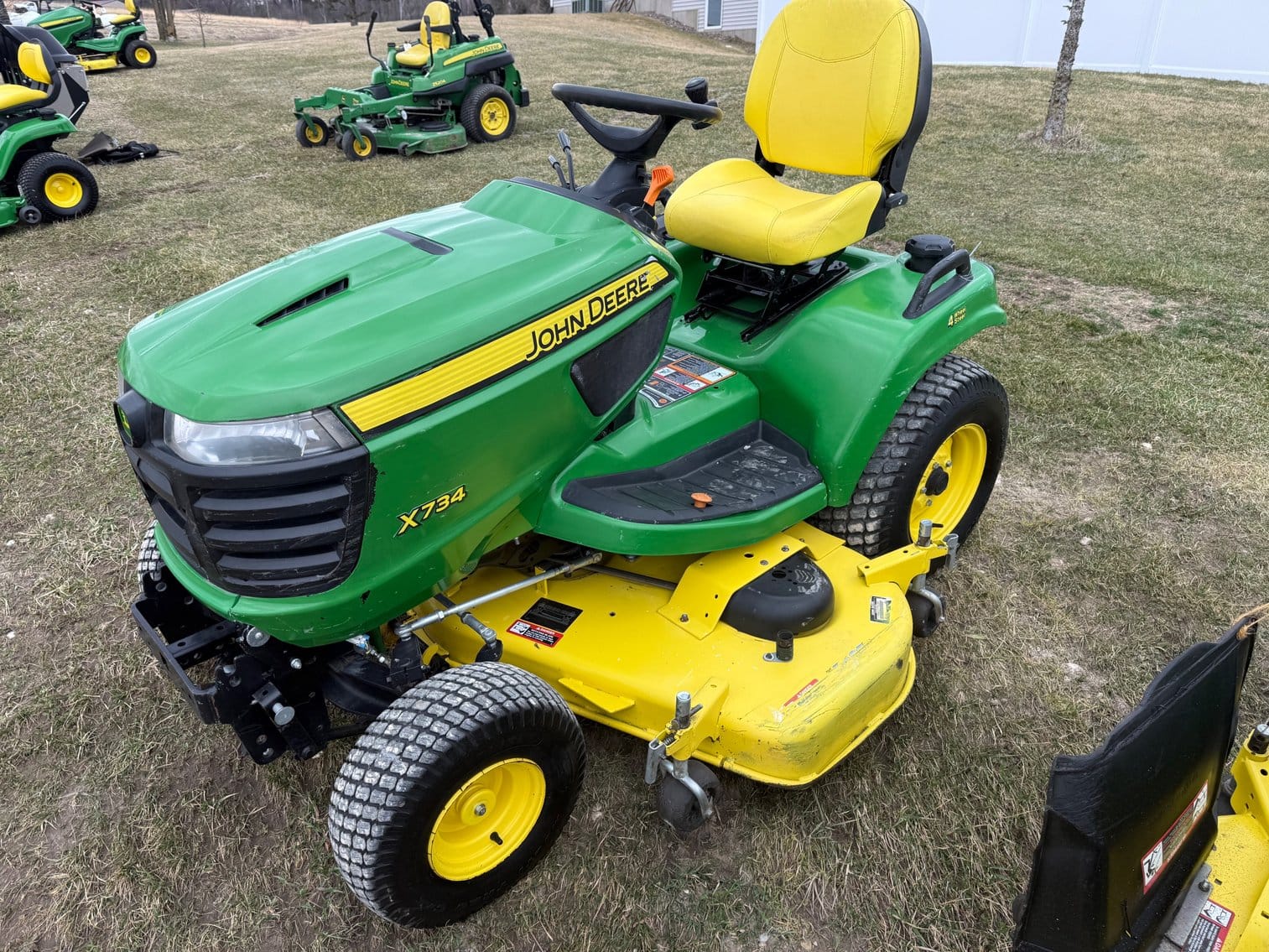 John Deere X734 Equipment Image0