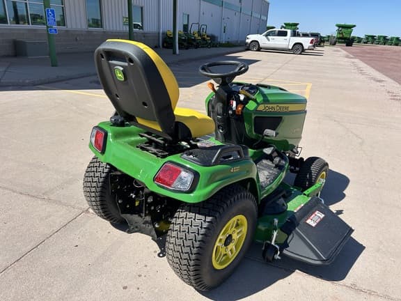 Image of John Deere X734 equipment image 3