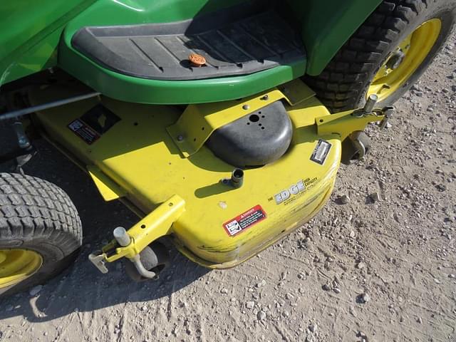 Image of John Deere X734 equipment image 4