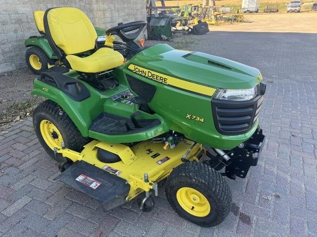 Image of John Deere X734 equipment image 2