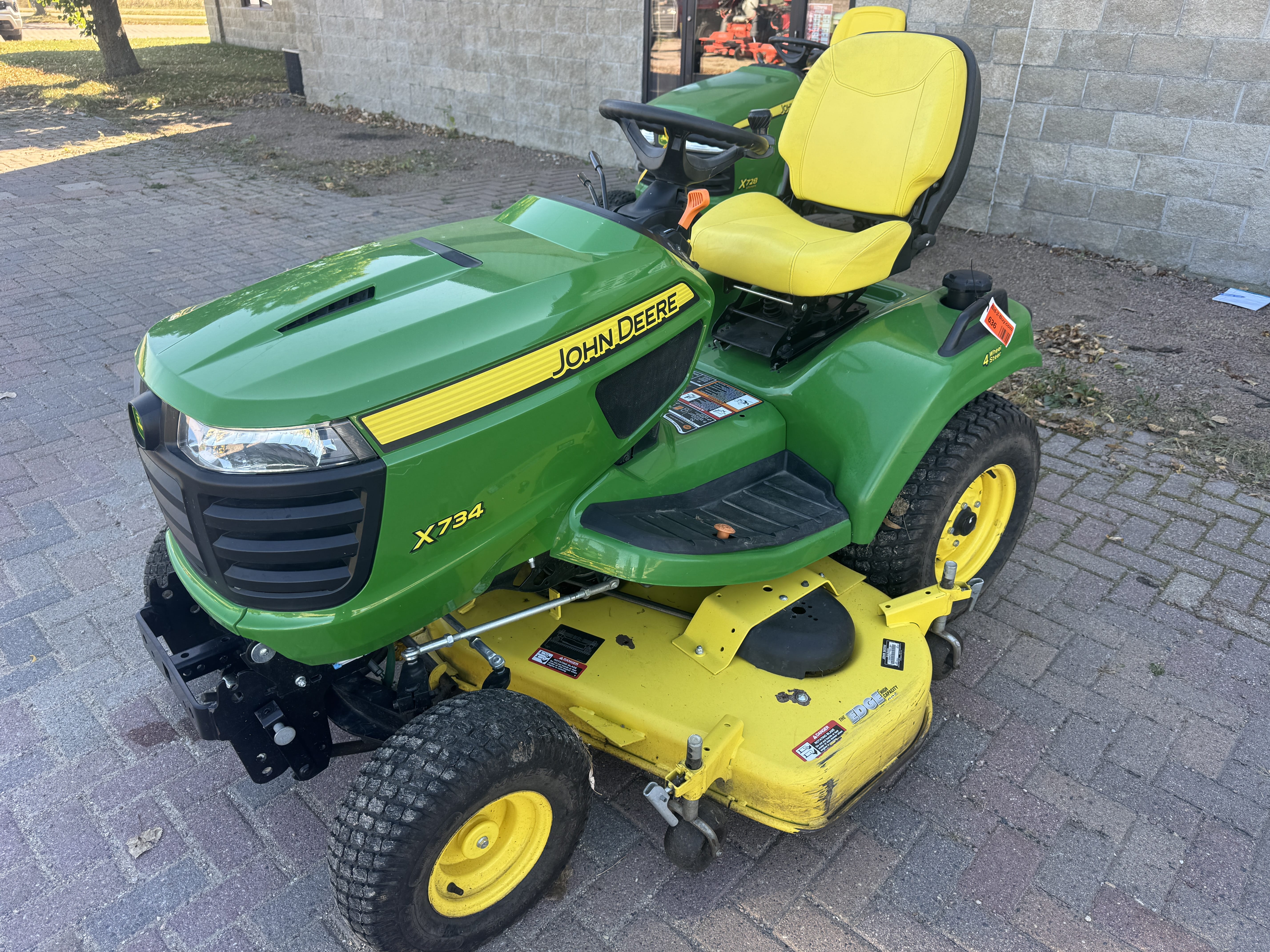 John Deere X734 Equipment Image0