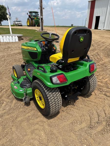 Image of John Deere X734 equipment image 3