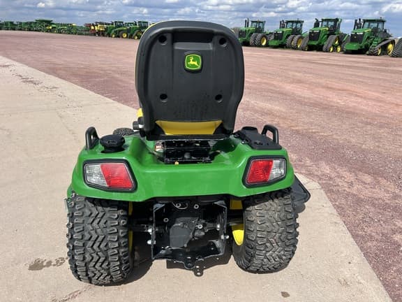 Image of John Deere X738 equipment image 4