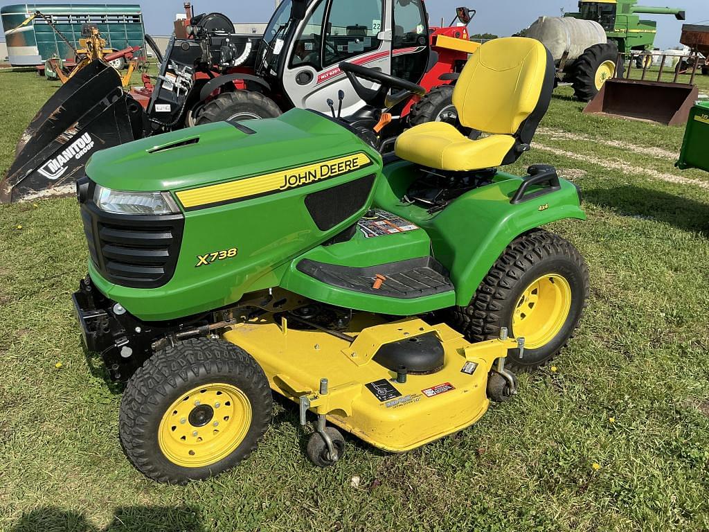 Image of John Deere X738 Primary image