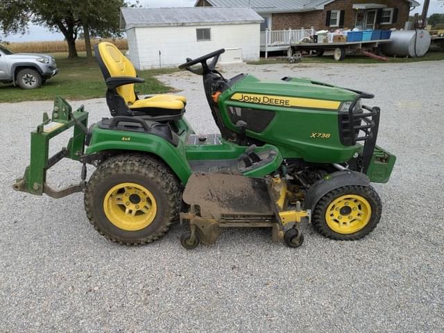 Image of John Deere X738 equipment image 4