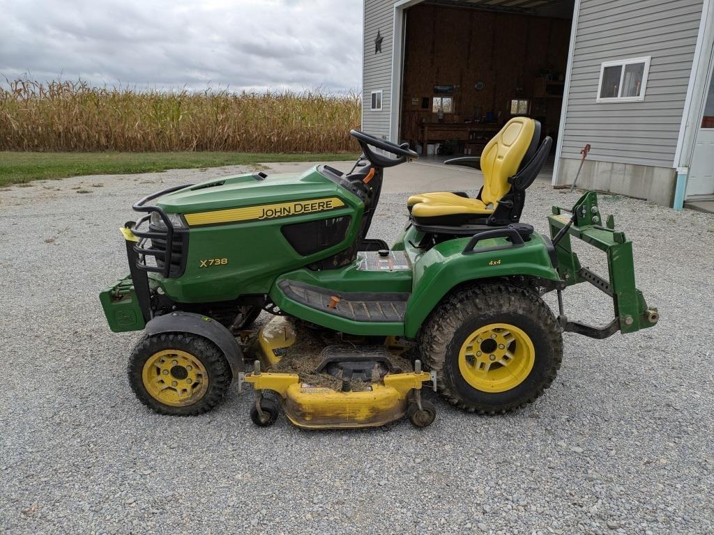 Image of John Deere X738 Primary image